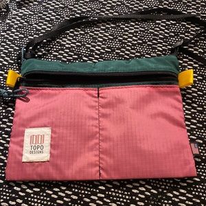topo adjustable cross body bag